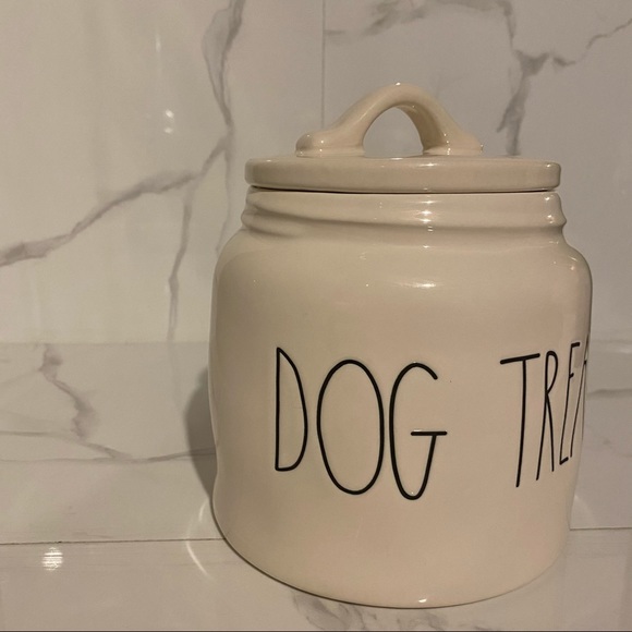 ⭐️HP⭐️ BNWT Rae Dunn “Dog Treats” Jar - Picture 3 of 6